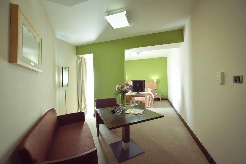 City Hotel Podgorica Habitación foto