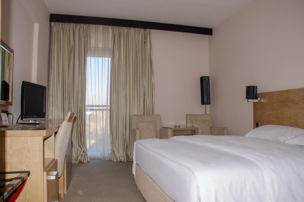 City Hotel Podgorica Habitación foto